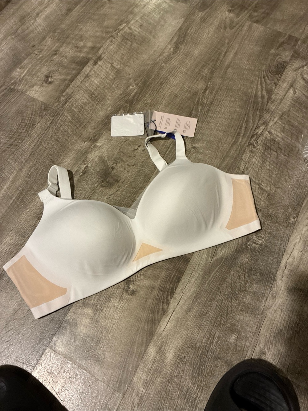 Honeylove Cross Over Wireless Women's Bra Size 38 DD(E) NWT New White Tan